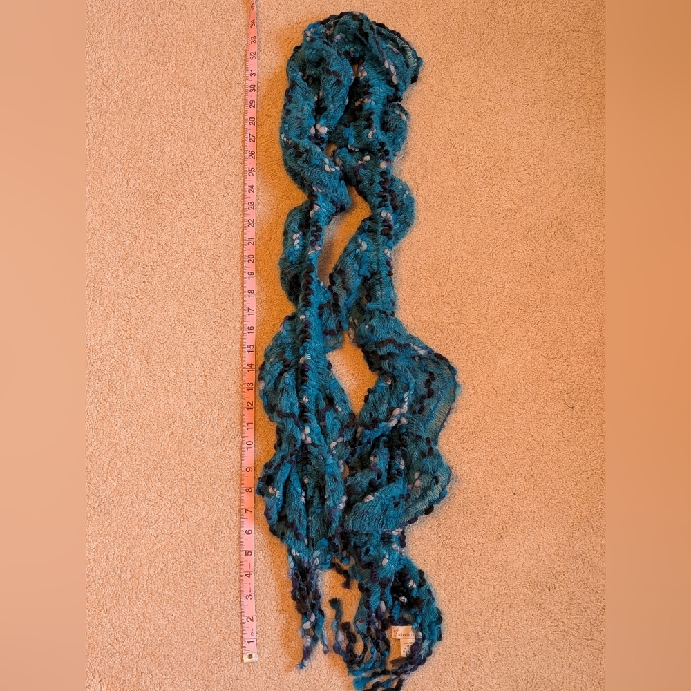 Elegant Blue Ruffled Scarf - Picture 6 of 7